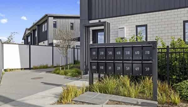 8/10 Avery Grove, Boulcott