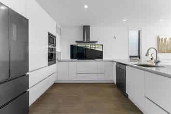  Welcome Bay Road, Welcome Bay