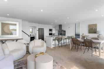  Welcome Bay Road, Welcome Bay