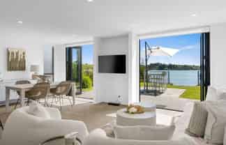  Welcome Bay Road, Welcome Bay