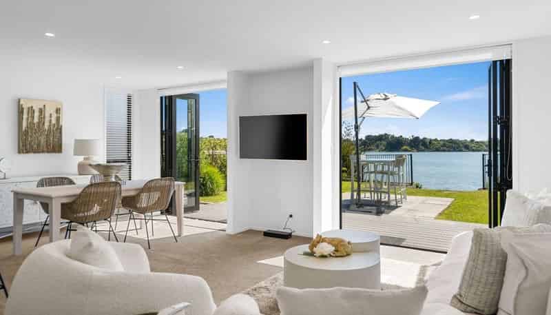  Welcome Bay Road, Welcome Bay