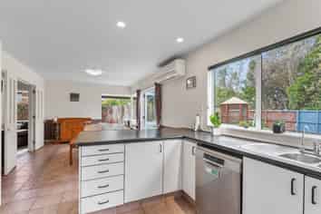 1 Hadleigh Court, Paraparaumu