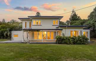 1 Raebern Lane, RAUMATI BEACH