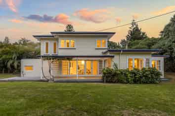 1 Raebern Lane, RAUMATI BEACH
