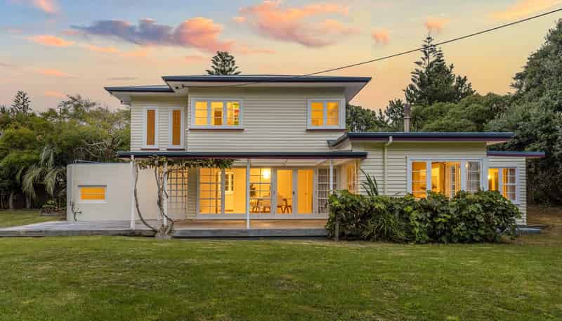 1 Raebern Lane, RAUMATI BEACH