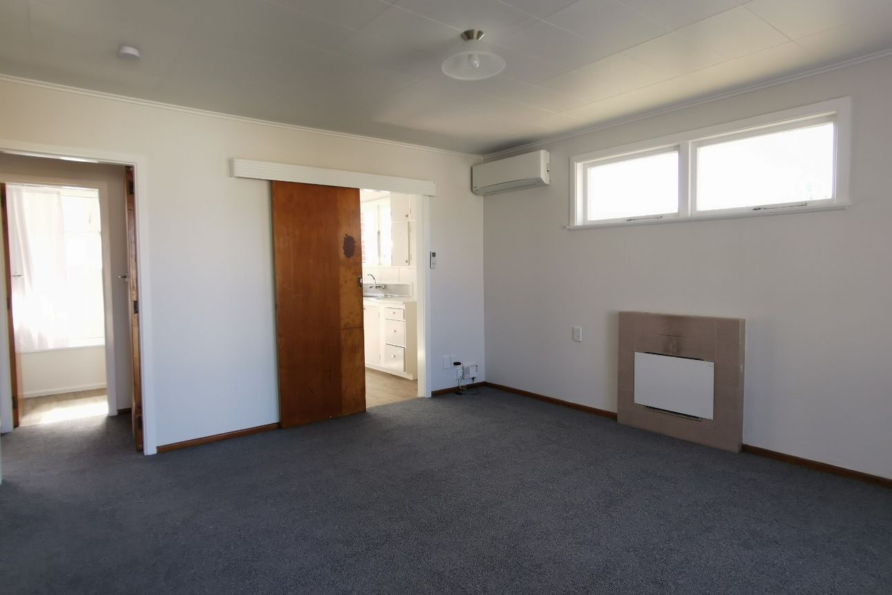 ***FIRST WEEK RENT FREE*** - Aanzicht 5
