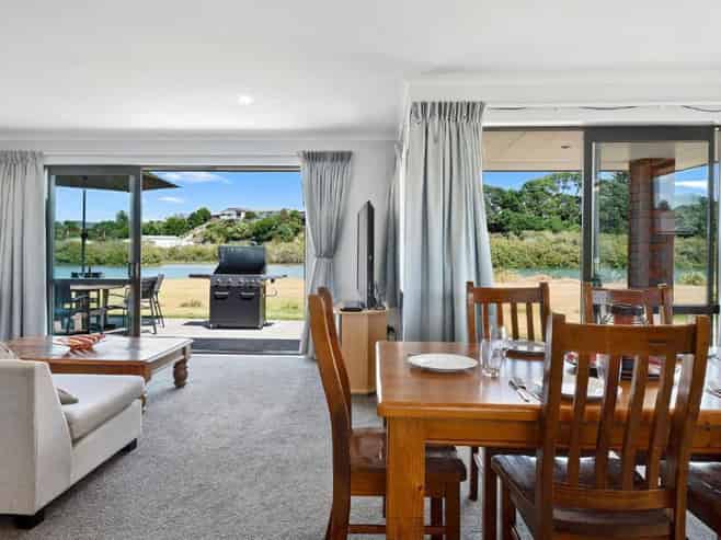 6 Pukeko Street, Ruakaka