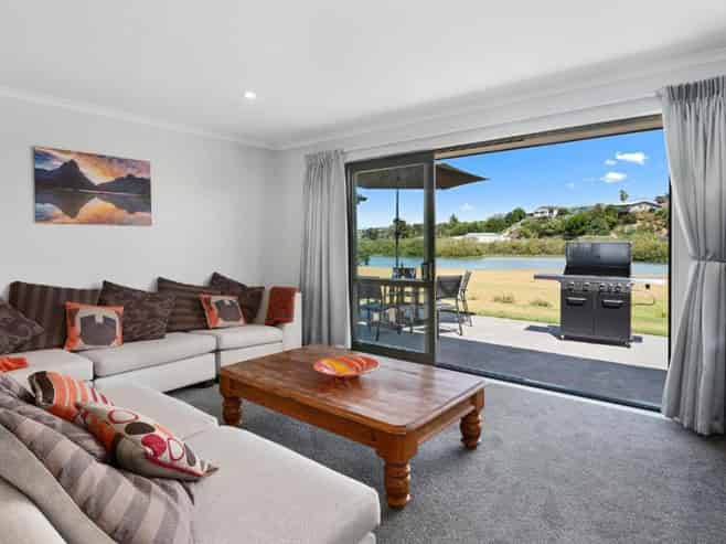 6 Pukeko Street, Ruakaka