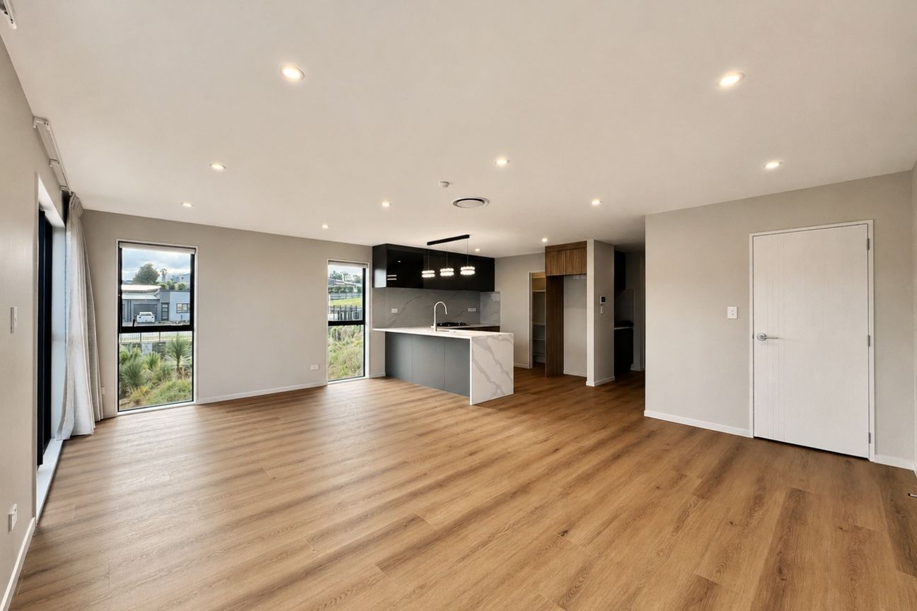 Beachlands, 5 bedrooms - Fler