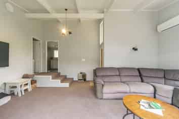 217 Whatawhata Road, Dinsdale