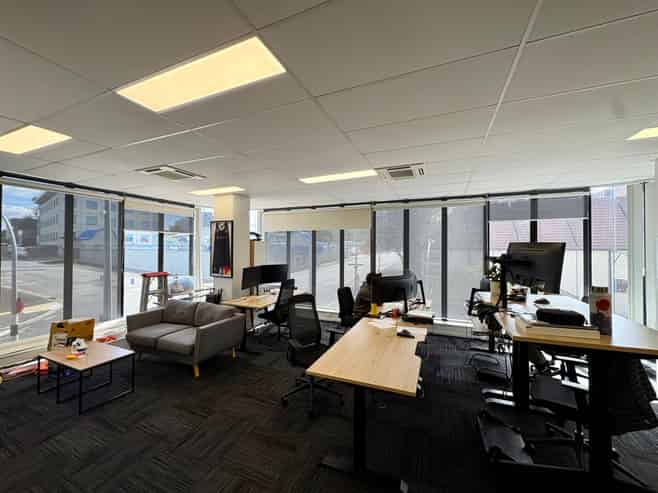 Well-presented City Offering with Parking