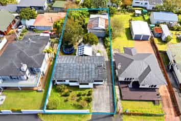 738 & 740 East Coast Road, Pinehill