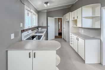 6 Mary Dreaver, New Windsor