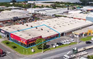 High Profile Industrial Unit with Showroom/Offices