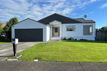 14 Emmerdale Mews, Highbury