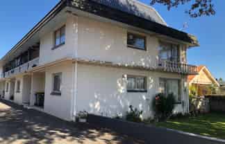 2/10 Wellington Street, Hamilton East