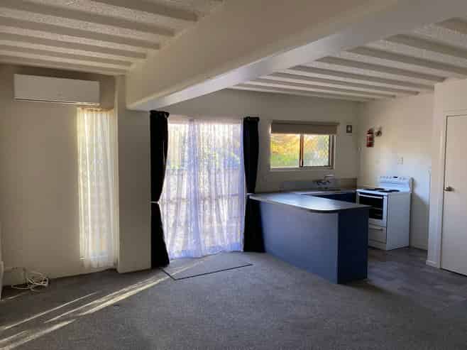 2/10 Wellington Street, Hamilton East