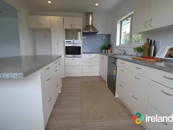 3 Besant Place , Avondale