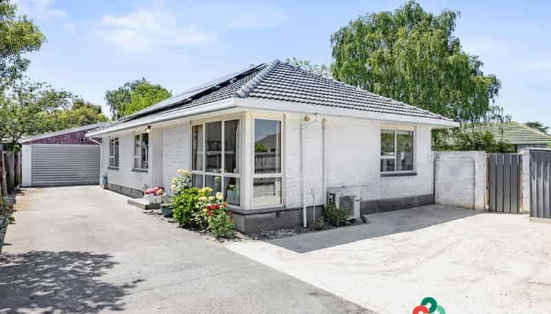 3 Besant Place , Avondale