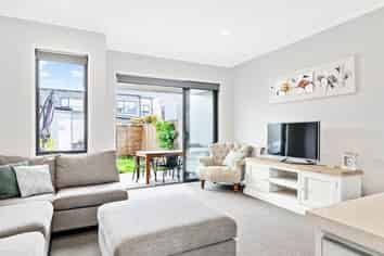 17 Ian Morrison Road, Hobsonville