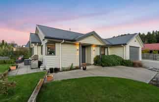 7 Perrow Street, Wanaka