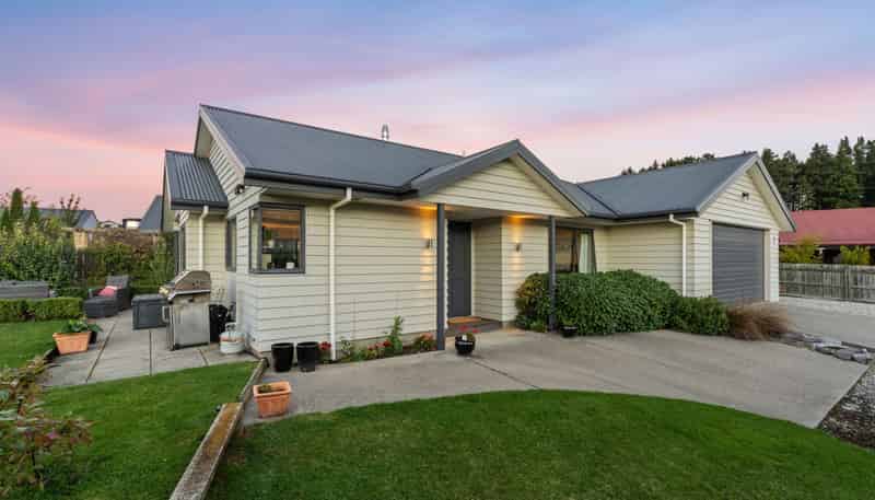 7 Perrow Street, Wanaka