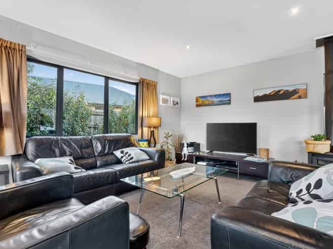 7 Perrow Street, Wanaka