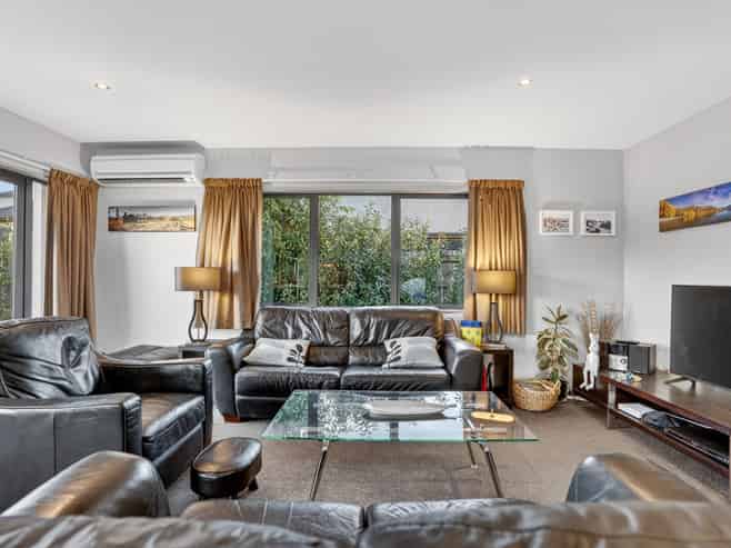 7 Perrow Street, Wanaka