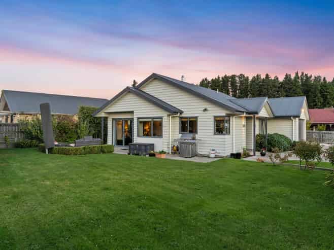 7 Perrow Street, Wanaka