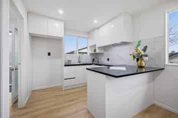 2/14 Silver Creek Road, Weymouth