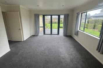 28 Diomede Glade, Flagstaff