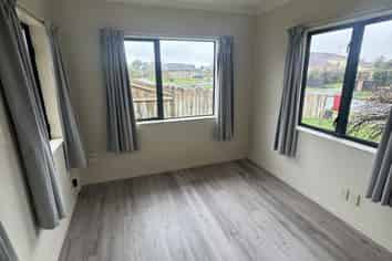 28 Diomede Glade, Flagstaff