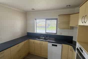 28 Diomede Glade, Flagstaff