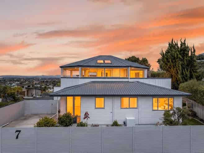 7 Enfield Road, Hospital Hill