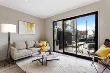 4/4 Onekiritea Drive, Hobsonville