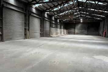 Unbeatable storage warehouse