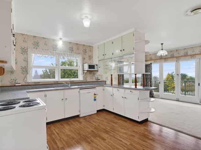 9 McMillan Avenue, Kamo