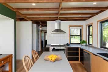 128 Lysnar Street, Okitu