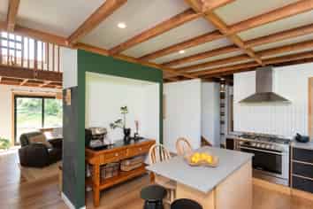 128 Lysnar Street, Okitu