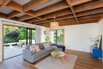 128 Lysnar Street, Okitu