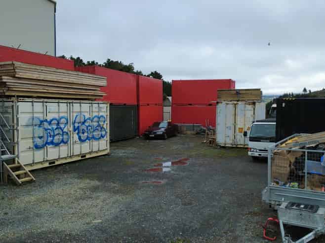 1,200sqm secure yard - Grenada North