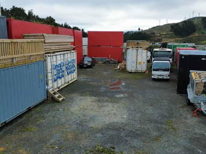 1,200sqm secure yard - Grenada North