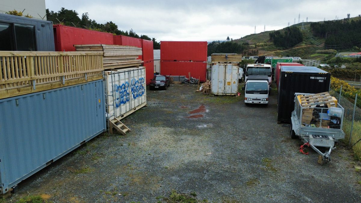 1,200sqm secure yard - Grenada North – pohled 4
