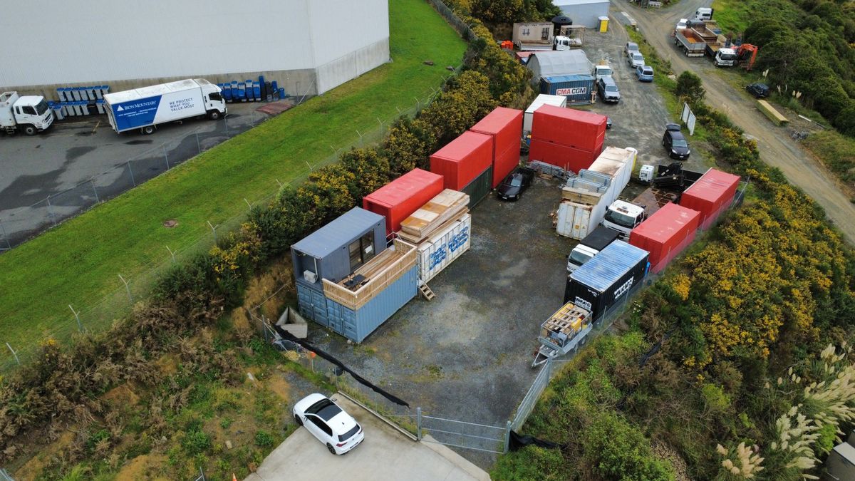 1,200sqm secure yard - Grenada North – pohled 5