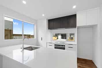 5 Selkirk Lane, Hamilton Lake