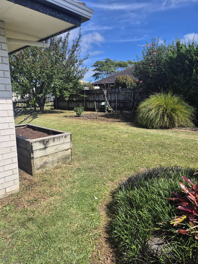 Cute Brick & Tile in established area - View 5