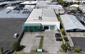 Savills | Cranes, Power & Scale – Henderson Industrial