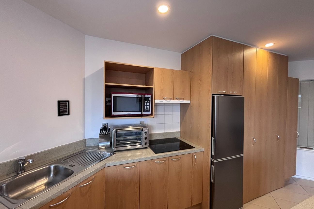 512/87 Kilmore Street - Free power & Wifi! - Vista 5