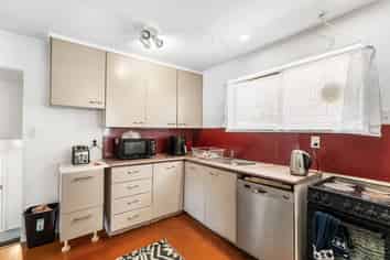 12 Ashdown Place, Pahurehure