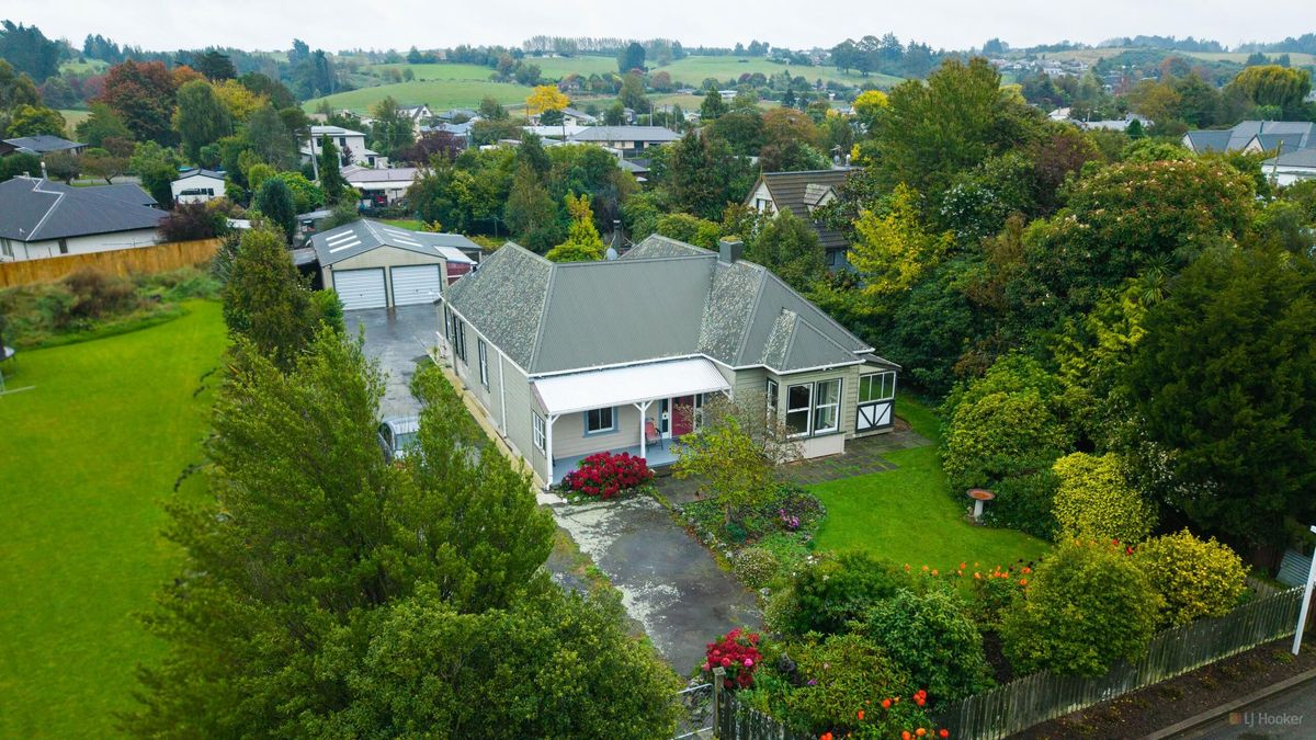 Character Style Home with Lots of Potential !, Geraldine